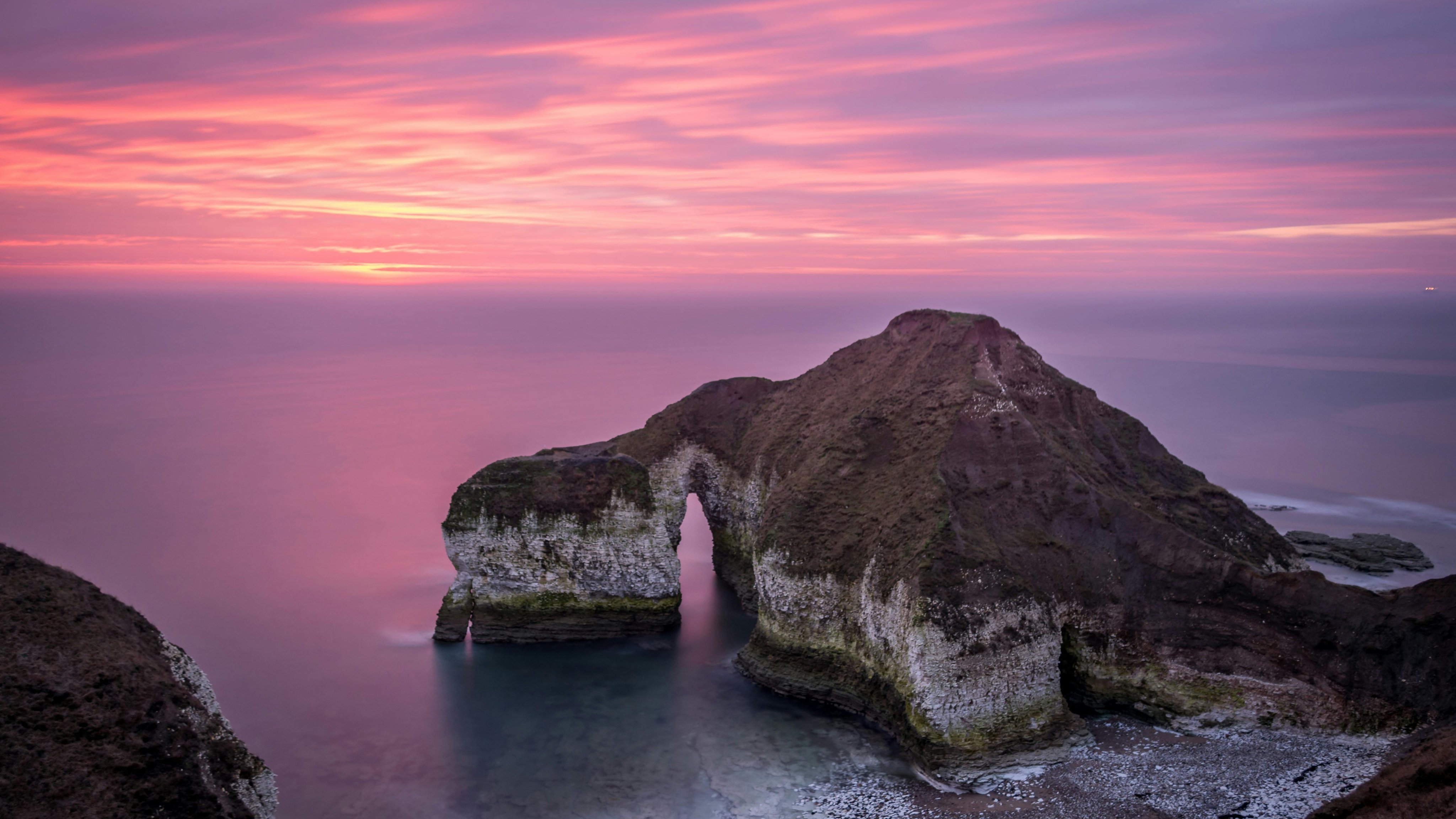 Drinking Dinosaur Rock at Sunset - Wallpapers for Apple iMac 21.5″ in 4096x2304 resolution