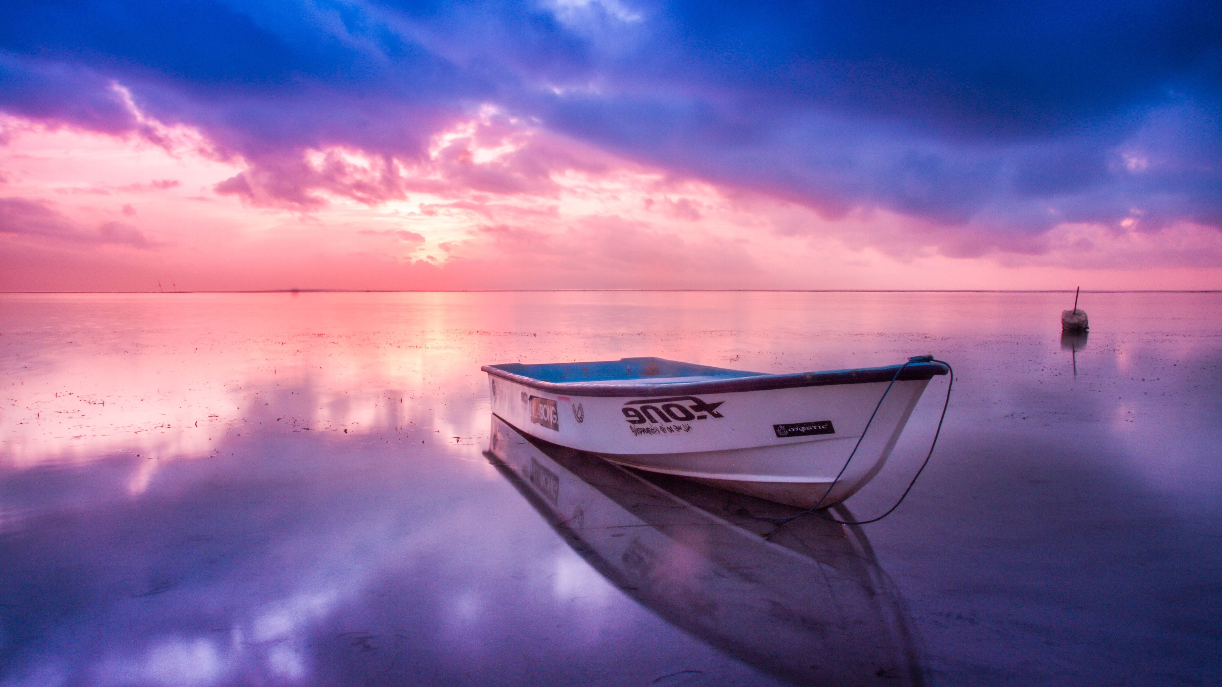 Colorful Sunset Over a Quiet Lake - Wallpapers for Apple iMac 21.5″ in 4096x2304 resolution