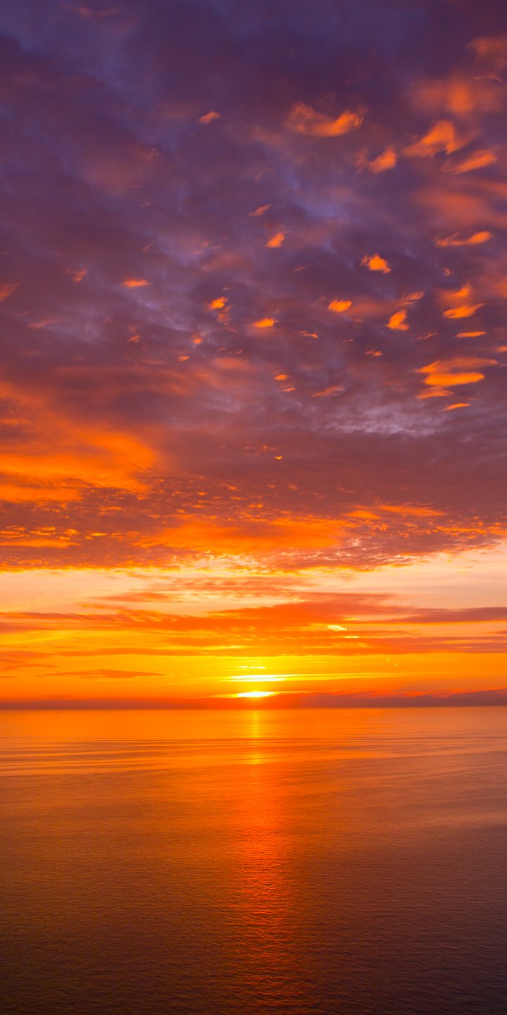 Orange sunset over a calm sea - Wallpapers for Samsung Galaxy A03s, Xiaomi Redmi 7A, POCO C3 in 720x1440 resolution