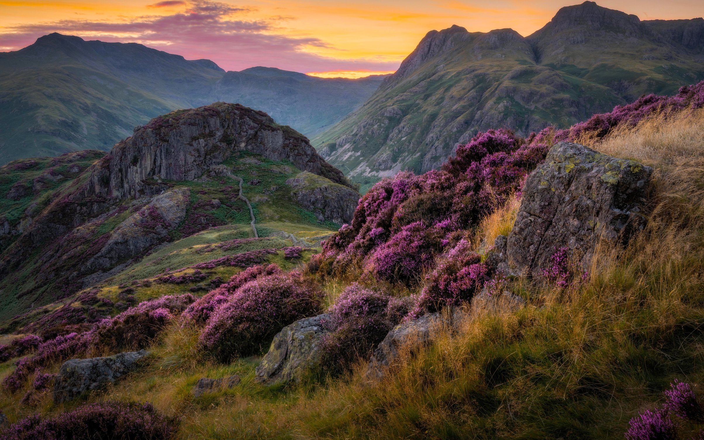 England Mountain Valley Sunset - Wallpapers for MacBook Neo in 2408x1506 resolution