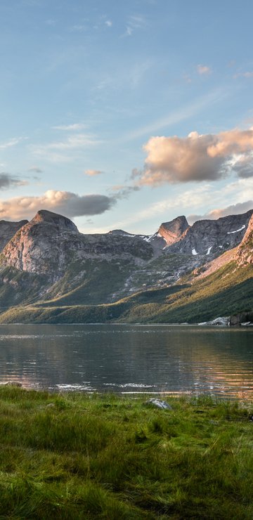 Norway Mountains Over the Lake - Wallpapers for Samsung in 360x740 resolution