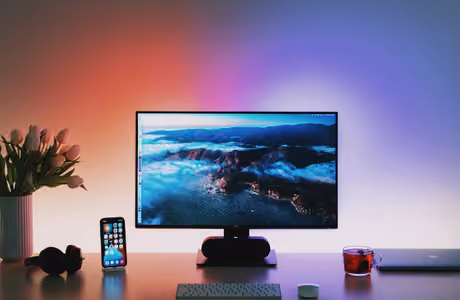 Обои дизайн интерьера: рабочее место, компьютер, Apple Macbook, iPhone
