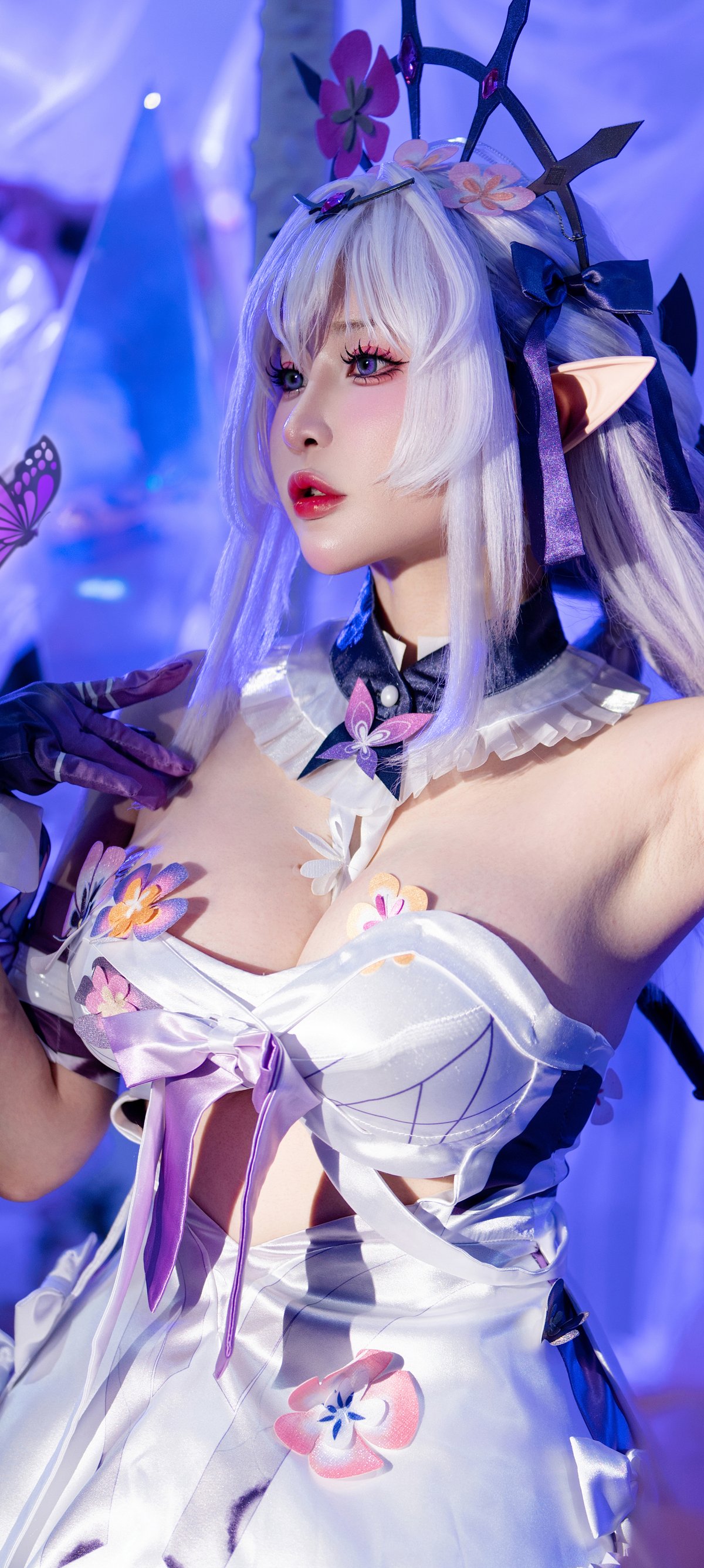 Tiny Asa in a Castorice costume from Honkai: Star Rail - Wallpapers for Xiaomi 15 in 1200x2670 resolution