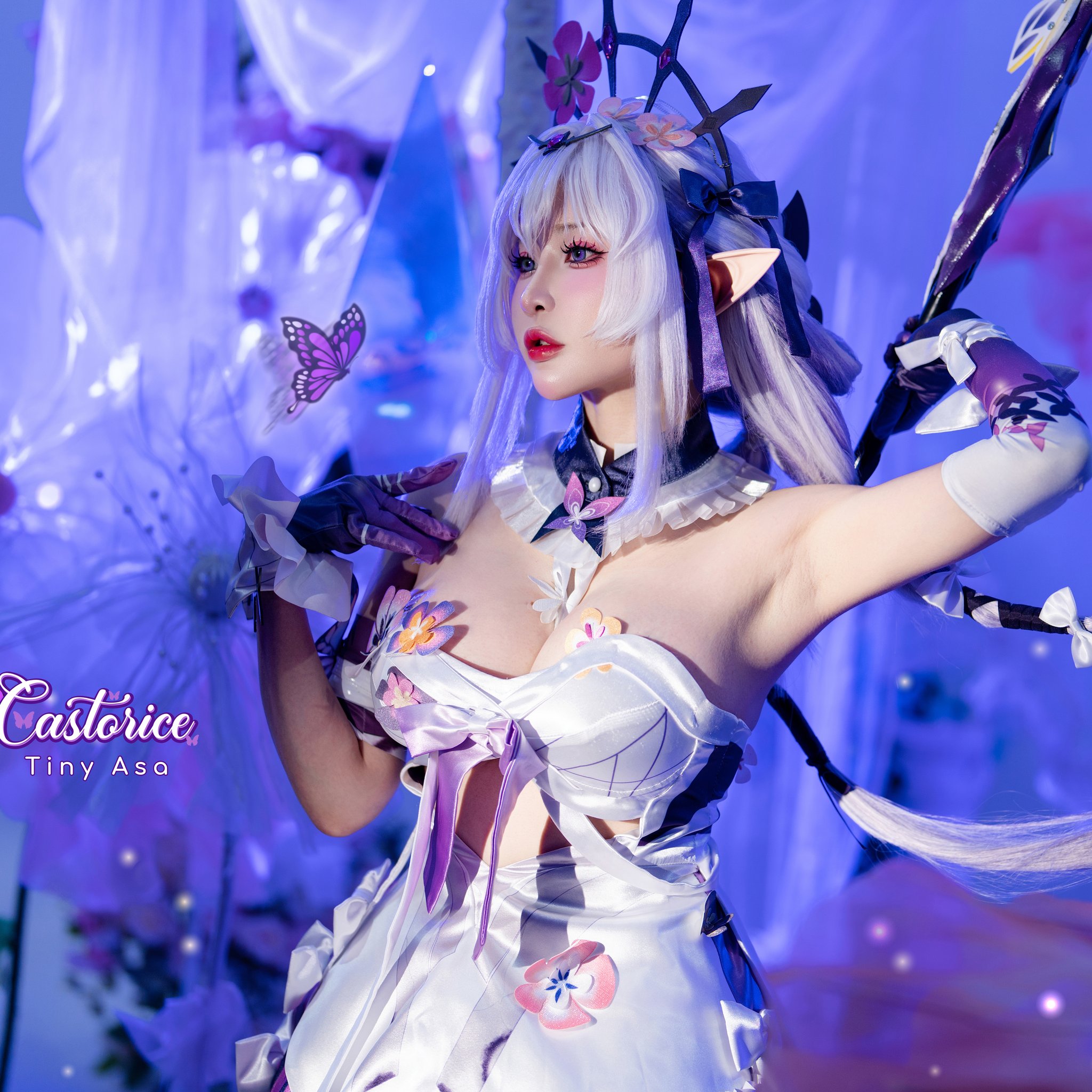 Tiny Asa в костюме Castorice из Honkai: Star Rail - Обои для iPad Retina в разрешении 2048x2048