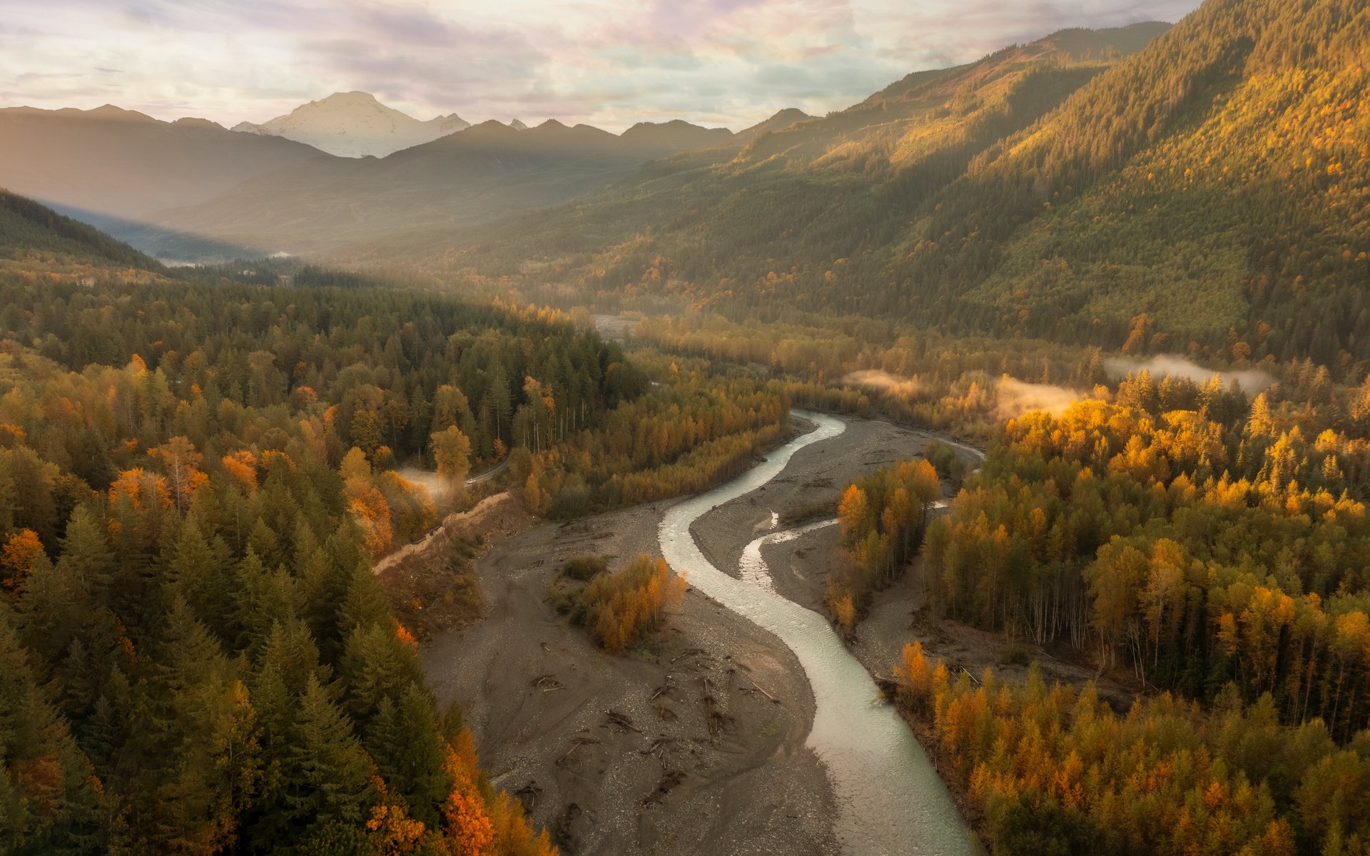 Mountains and a winding stream in autumn - WUXGA wallpapers in 1920x1200 resolution