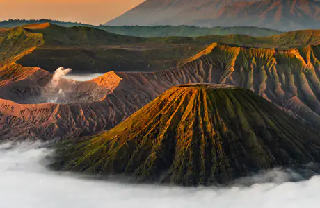 QWXGA wallpapers (2048x1152): Indonesia, Java Island, Bromo volcano, sunset