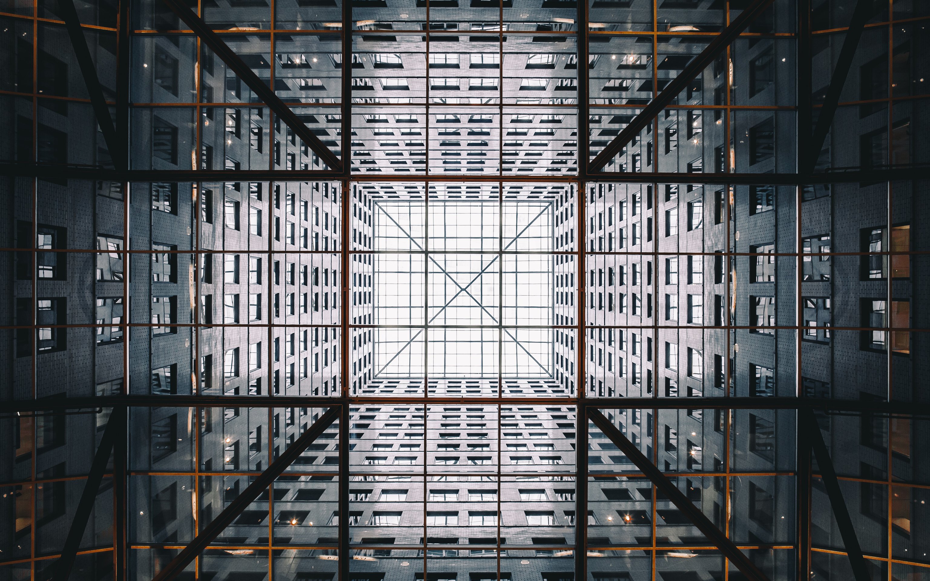 Symmetric Glass Skyscraper Facade - Wallpapers for Apple MacBook 16″ in 3072x1920 resolution