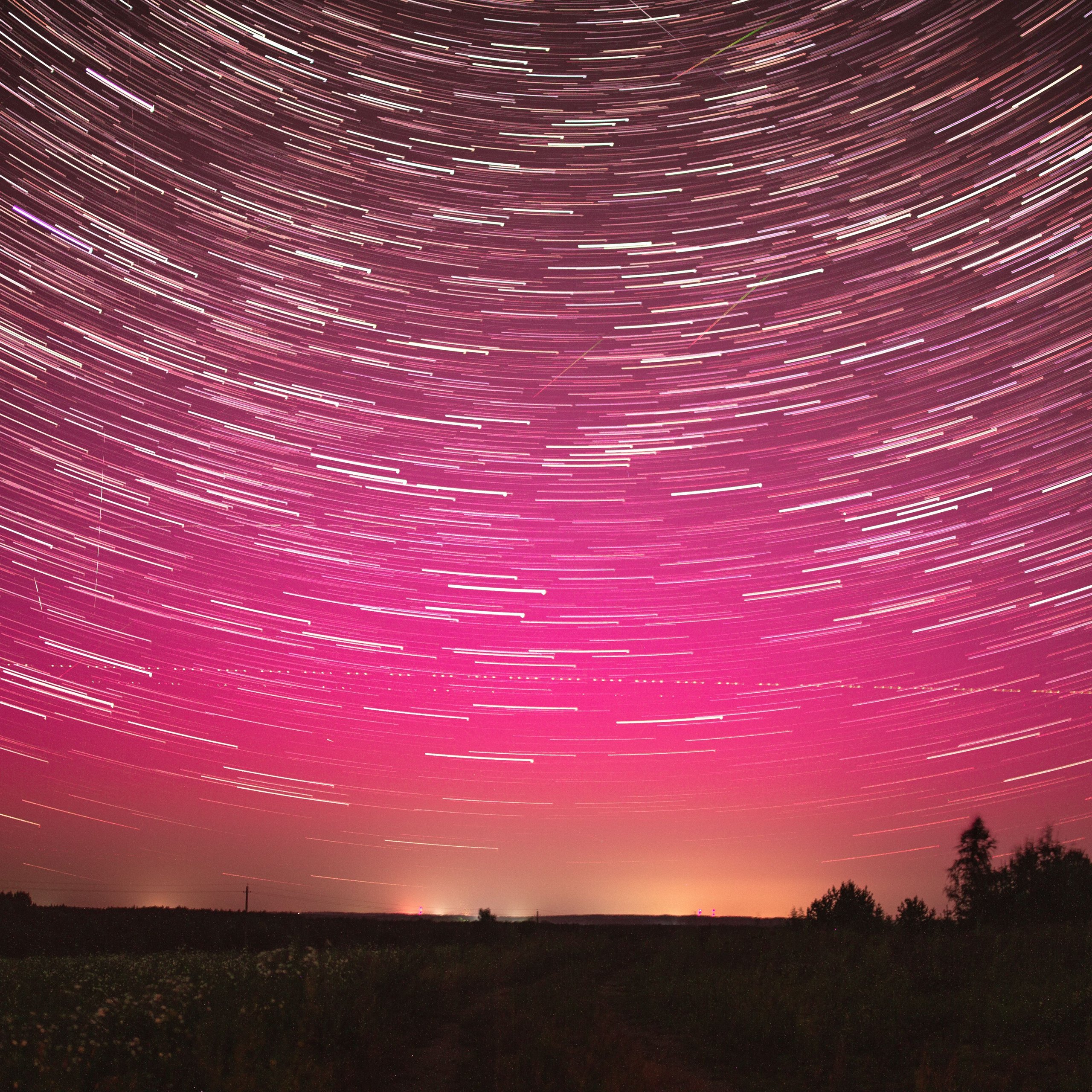 Light trails in the stormy night sky - Wallpapers for Samsung Galaxy Tab S9 FE+/Tab S11, Xiaomi Pad 5, Redmi Pad 2 Pro, POCO Pad in 2560x2560 resolution