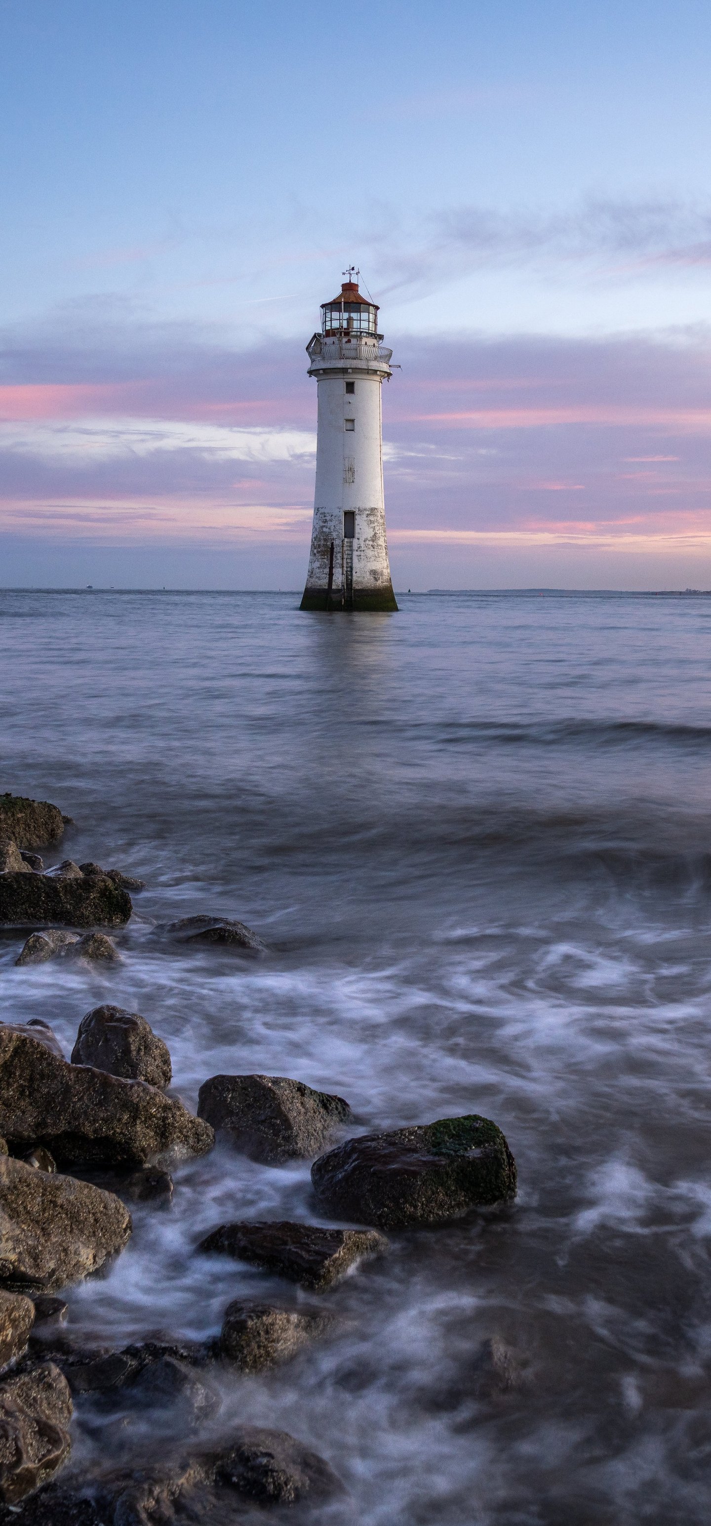 Lighthouse by the Sea at Sunset - Wallpapers for Samsung Galaxy S22 Ultra/S23 Ultra in 1440x3088 resolution