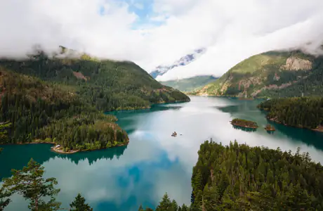 2K Quad HD wallpapers (2560x1440): North Cascades, lake, mountains, reflection