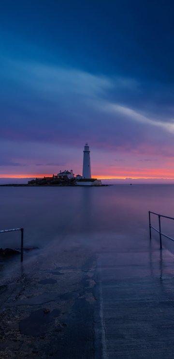 Lighthouse Over the Sunset Sea - Wallpapers for Samsung in 360x740 resolution
