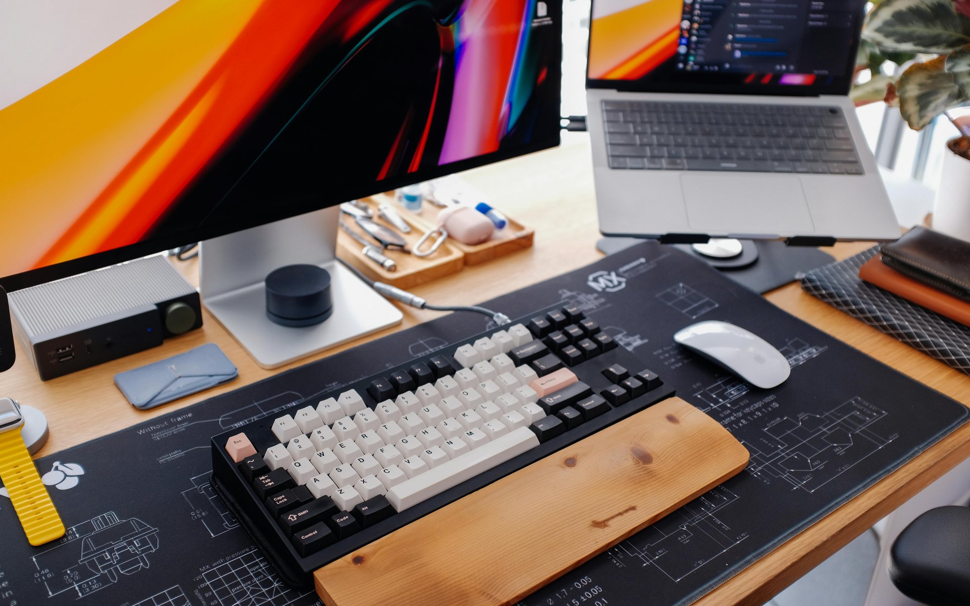 Рабочее место MacBook - WUXGA обои в разрешении 1920x1200