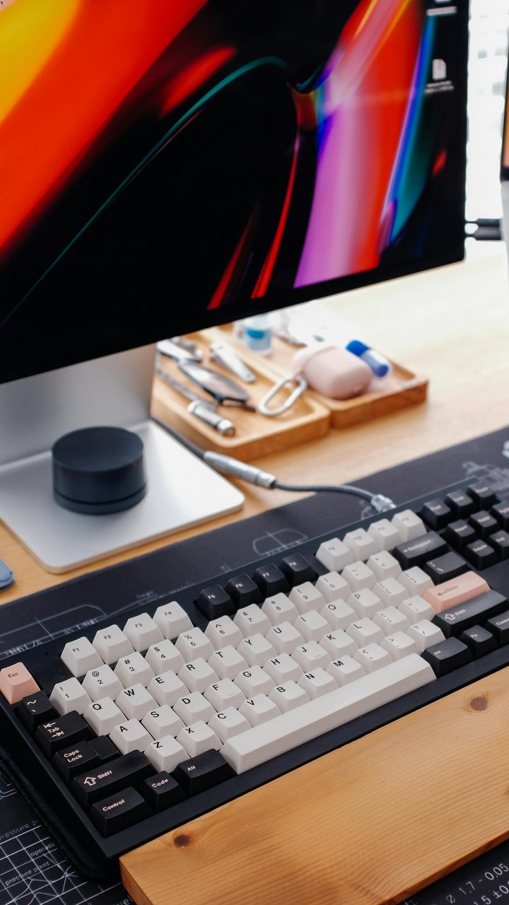 Рабочее место MacBook - Обои для Samsung/LG в разрешении 720x1280