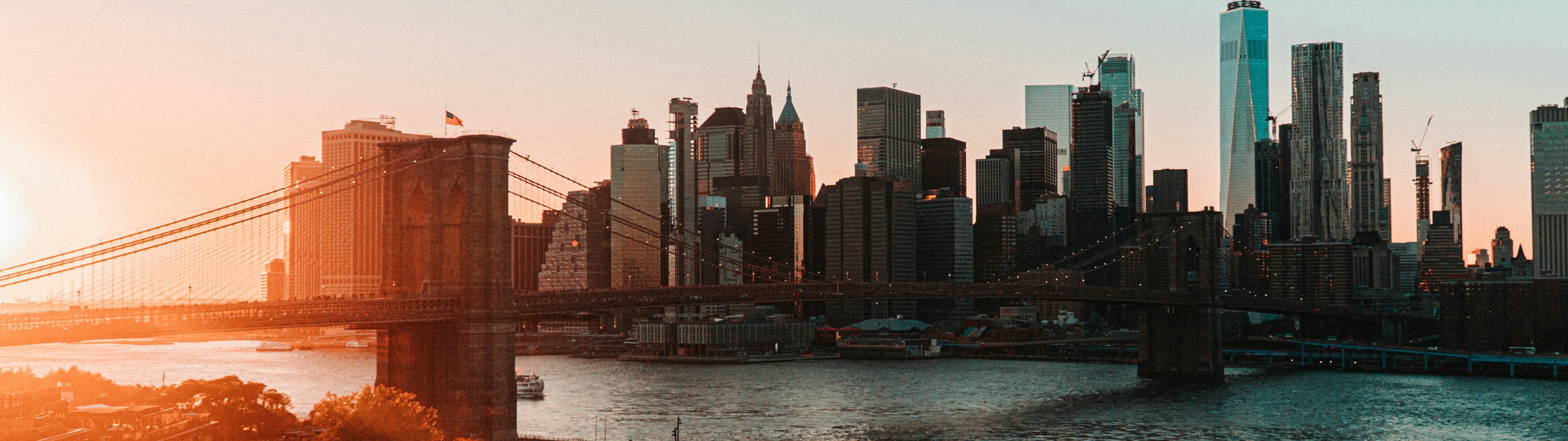 Brooklyn Bridge and Manhattan Skyscrapers - UltraWide 32:9 wallpapers in 5120x1440 resolution