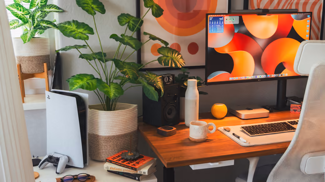 Workspace with computer and gaming console - Wallpapers for Samsung in 360x740 resolution