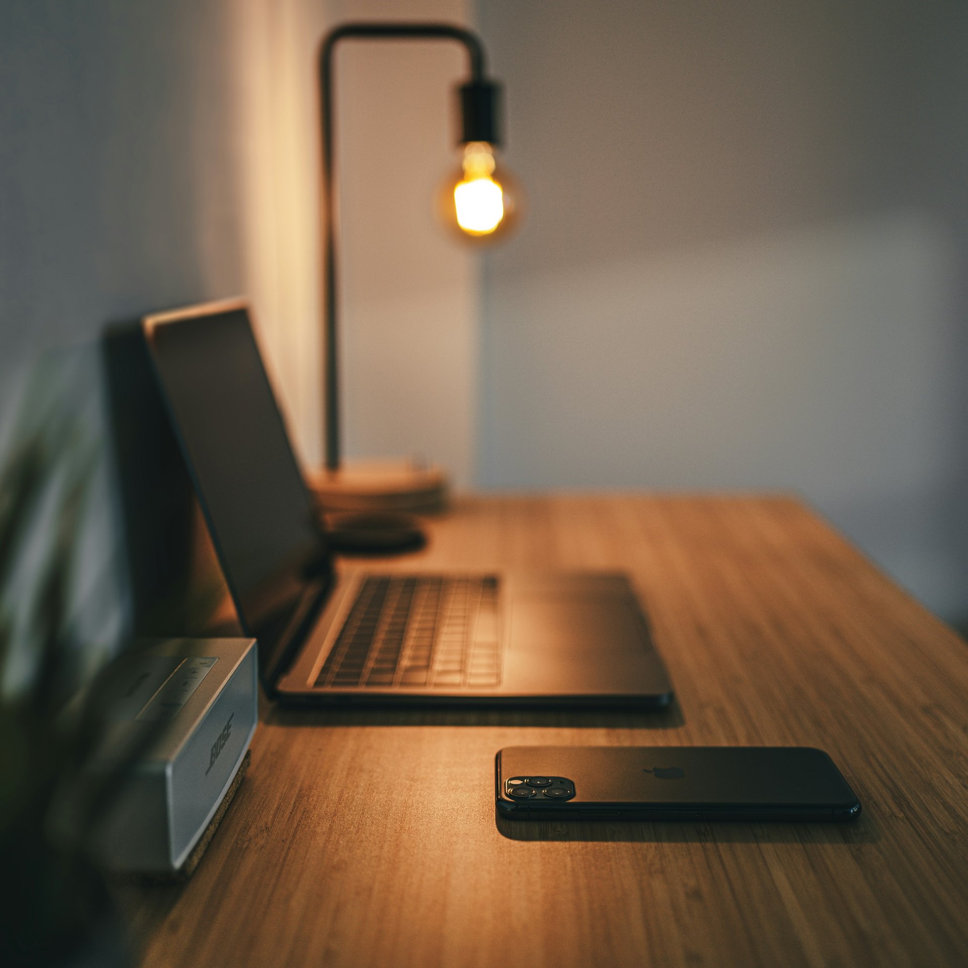 Cozy workplace with a lamp - Wallpapers for Samsung Galaxy Tab in 1920x1920 resolution